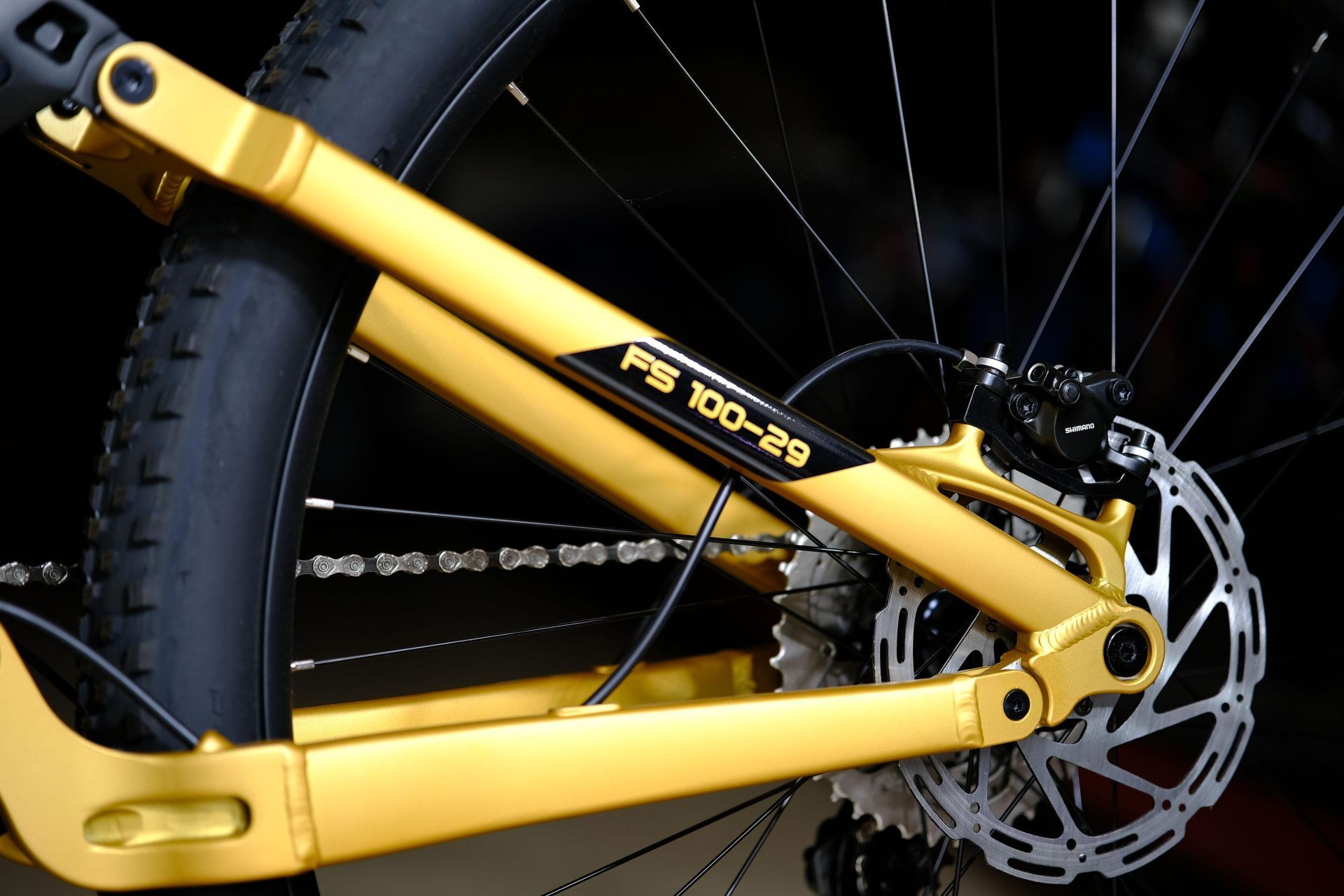 Тормоз гидравлический Shimano MT200 ротор передний 180мм, задний 180 мм HOKE FS 100- 29 матовый золотой 19